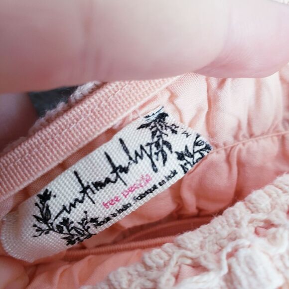 Intimately Free People Elena Eyelet Scalloped Shorts in peach - Picture 4 of 6